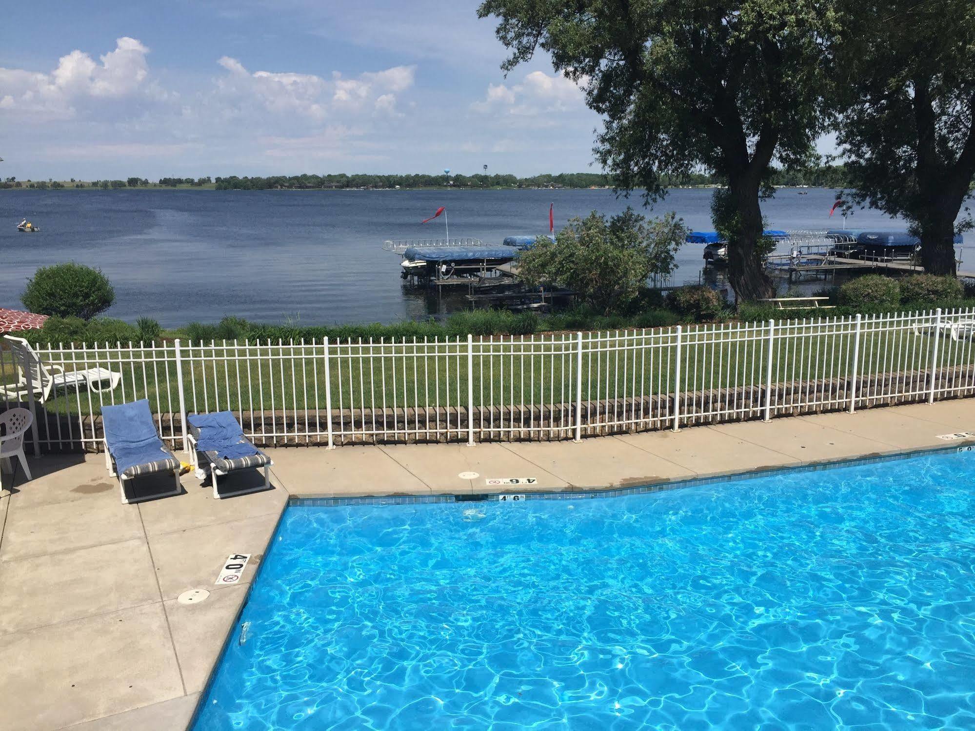 Delavan Lake Resort Exterior photo
